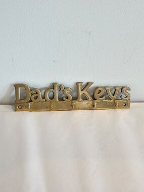 Vintage solid brass wall-mounted key holder 'Dad's Keys' wall key rack 5 hooks